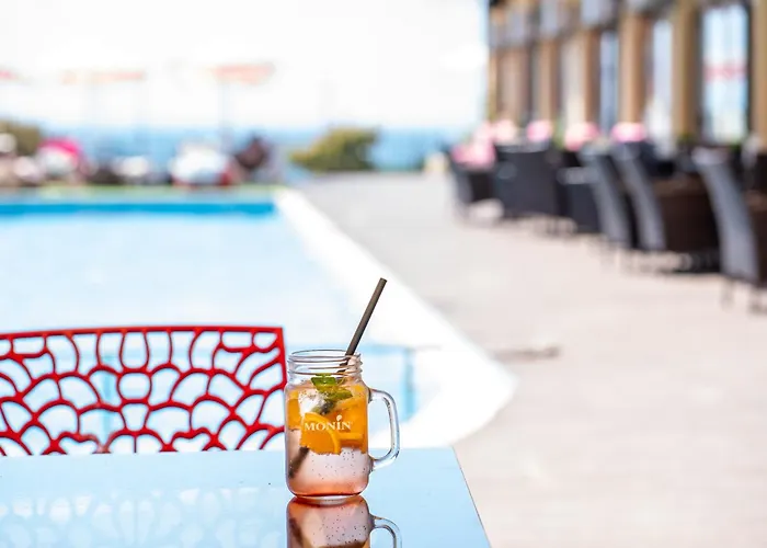 Dolphin Beach-делфин бийч Hotell